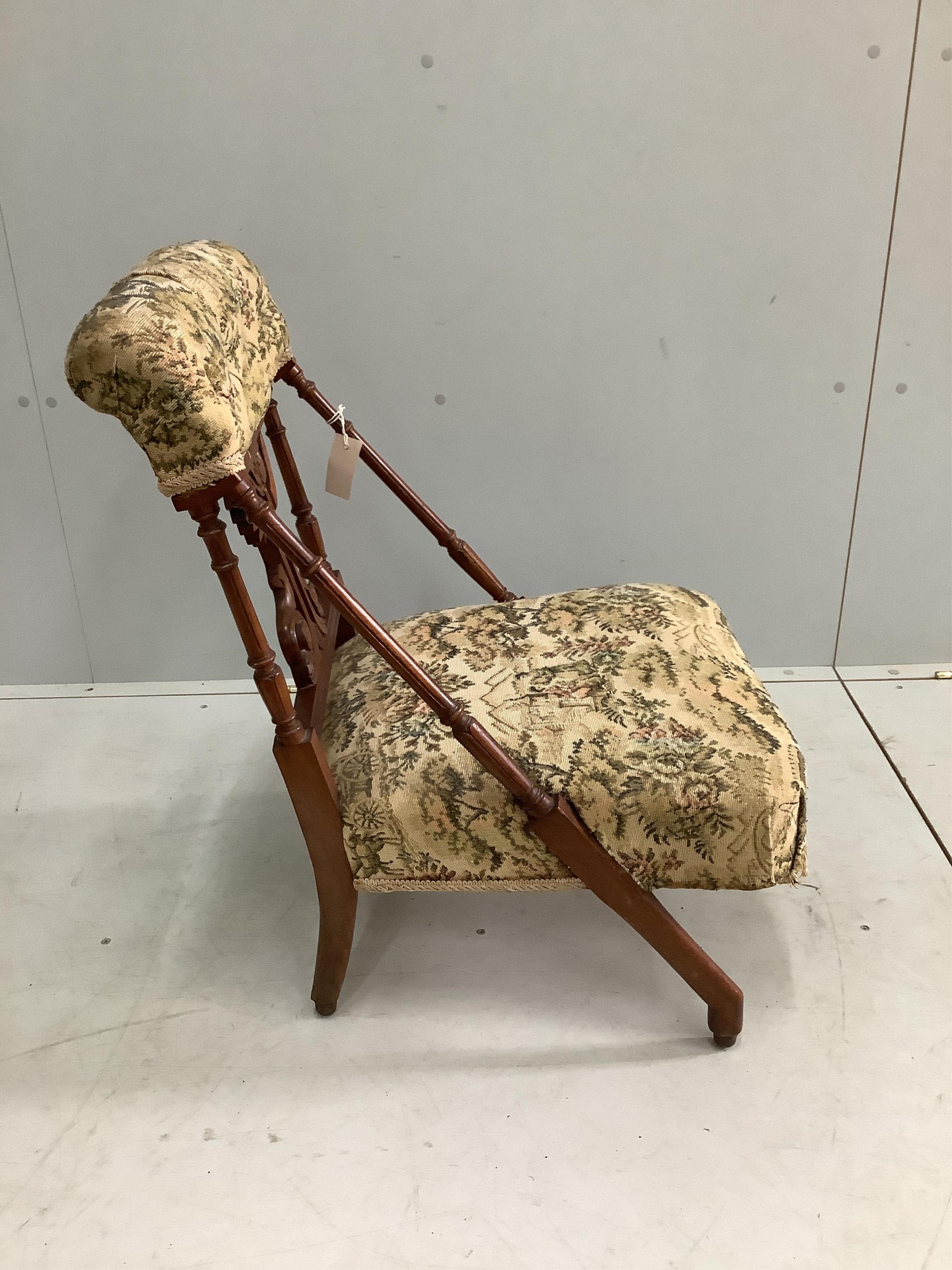 A Victorian walnut side chair, width 47cm, depth 48cm, height 76cm. Condition - fair